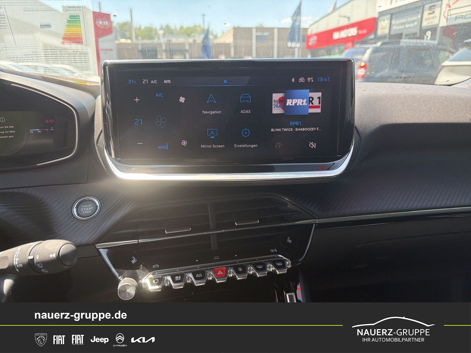 Fahrzeugabbildung Peugeot 2008 Hybrid 145 Allure