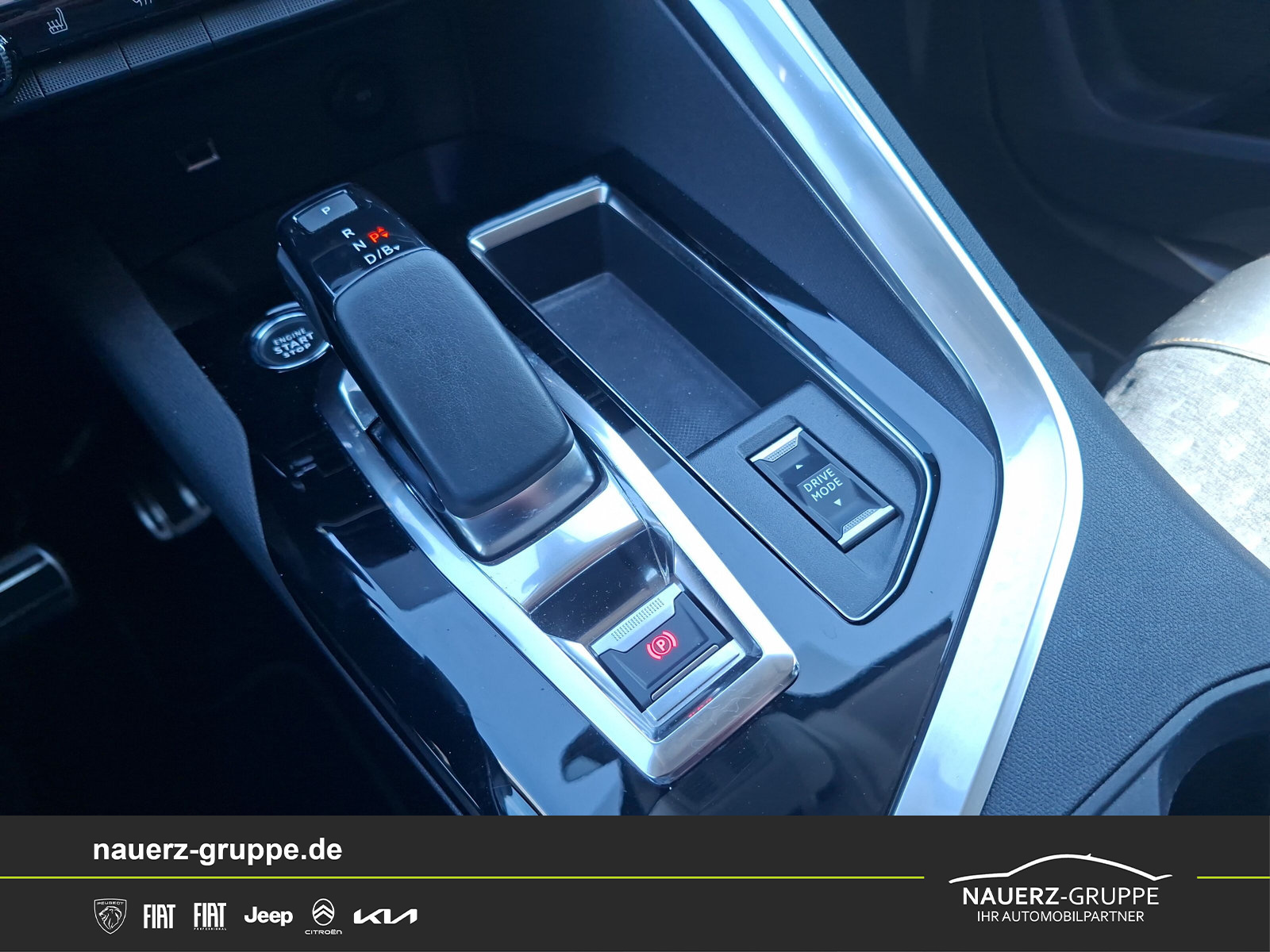 Fahrzeugabbildung Peugeot 3008 Plugin-Hybrid 225 Roadtrip