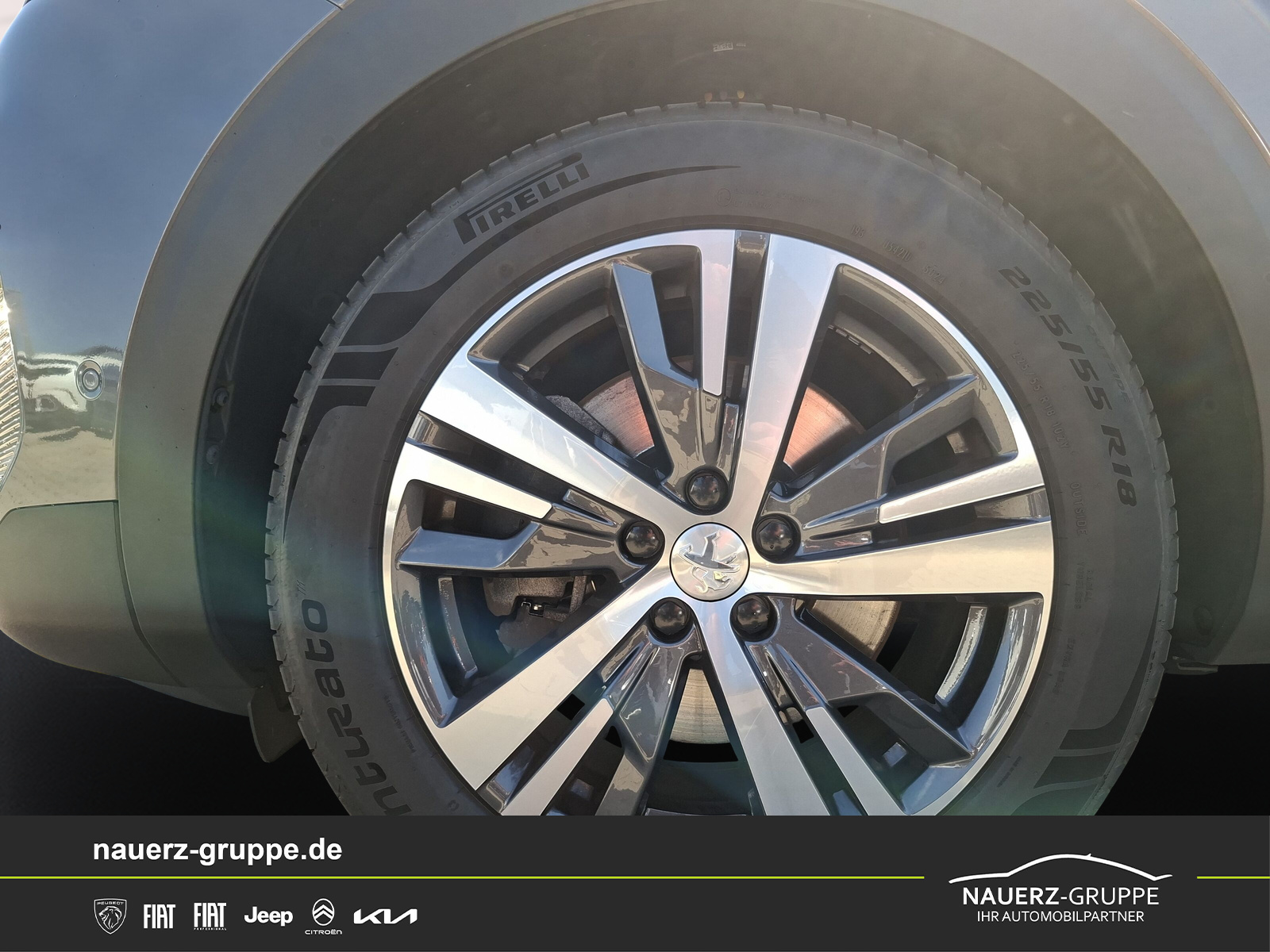 Fahrzeugabbildung Peugeot 3008 Plugin-Hybrid 225 Roadtrip