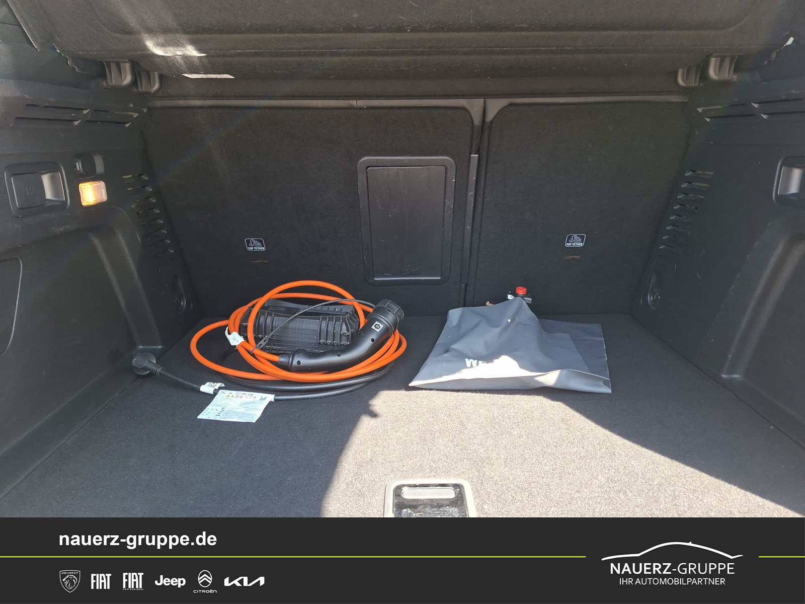 Fahrzeugabbildung Peugeot 3008 Plugin-Hybrid 225 Roadtrip