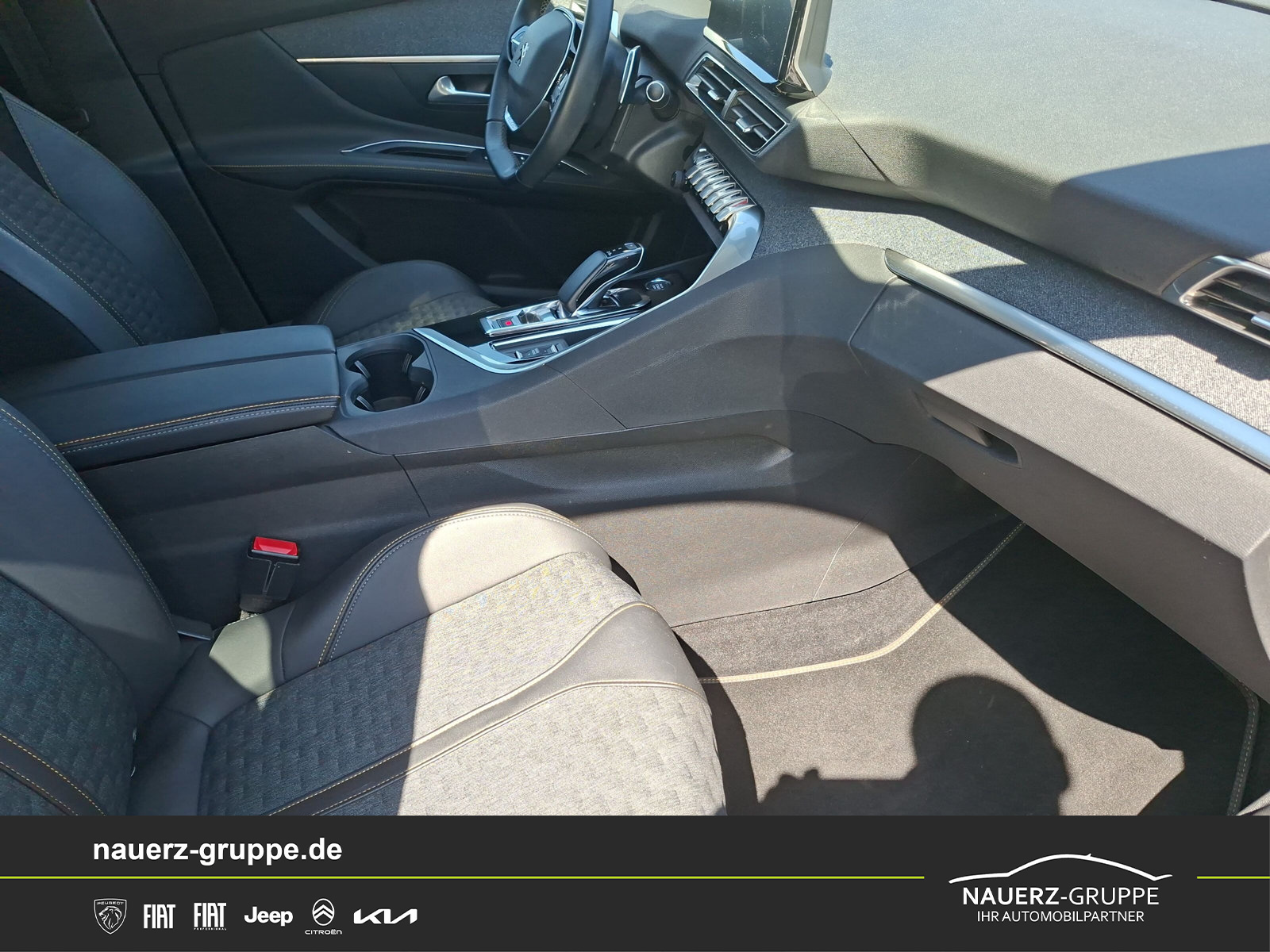 Fahrzeugabbildung Peugeot 3008 Plugin-Hybrid 225 Roadtrip