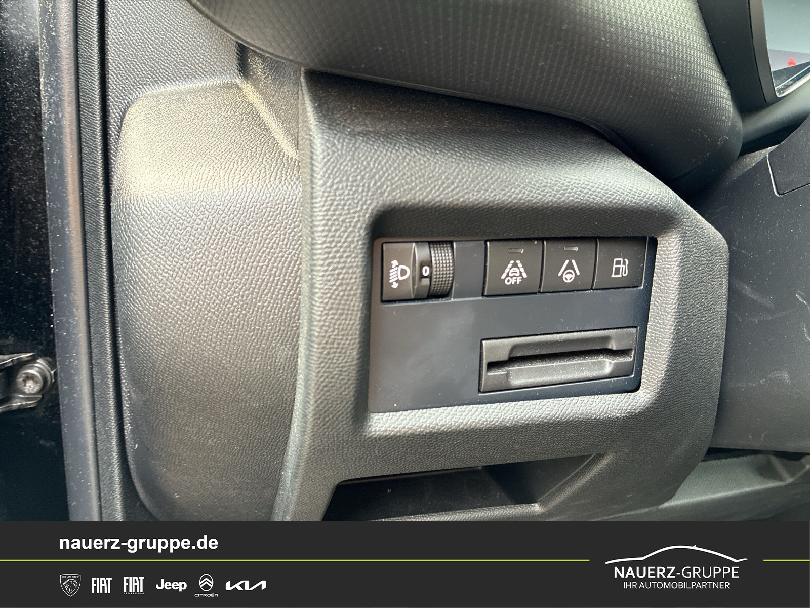 Fahrzeugabbildung Citroen C5 Aircross Shine Pack Plugin-Hybrid 225 - mit KI generiert/bearbeitet