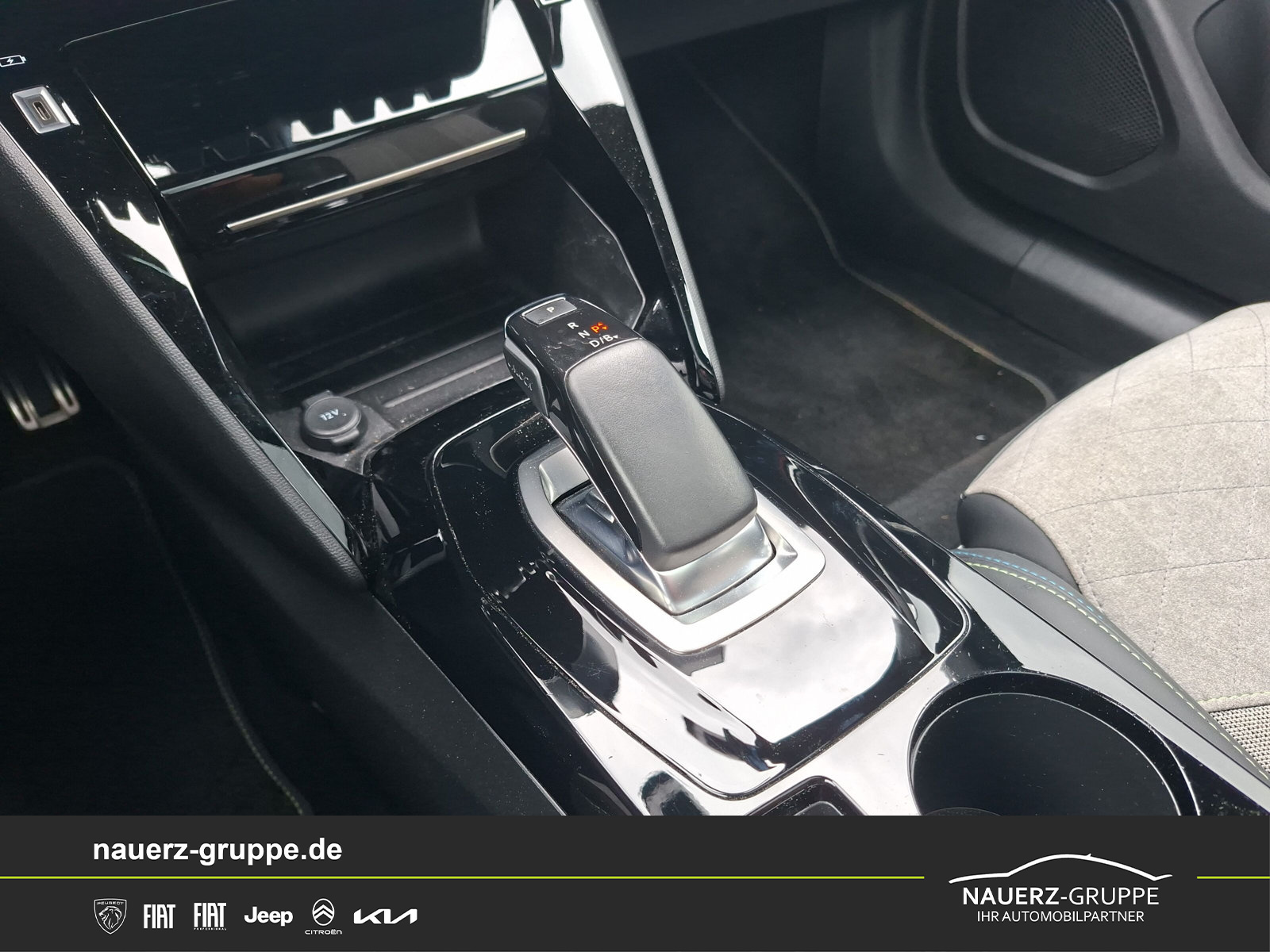 Fahrzeugabbildung Peugeot 2008 e- GT Pack 136