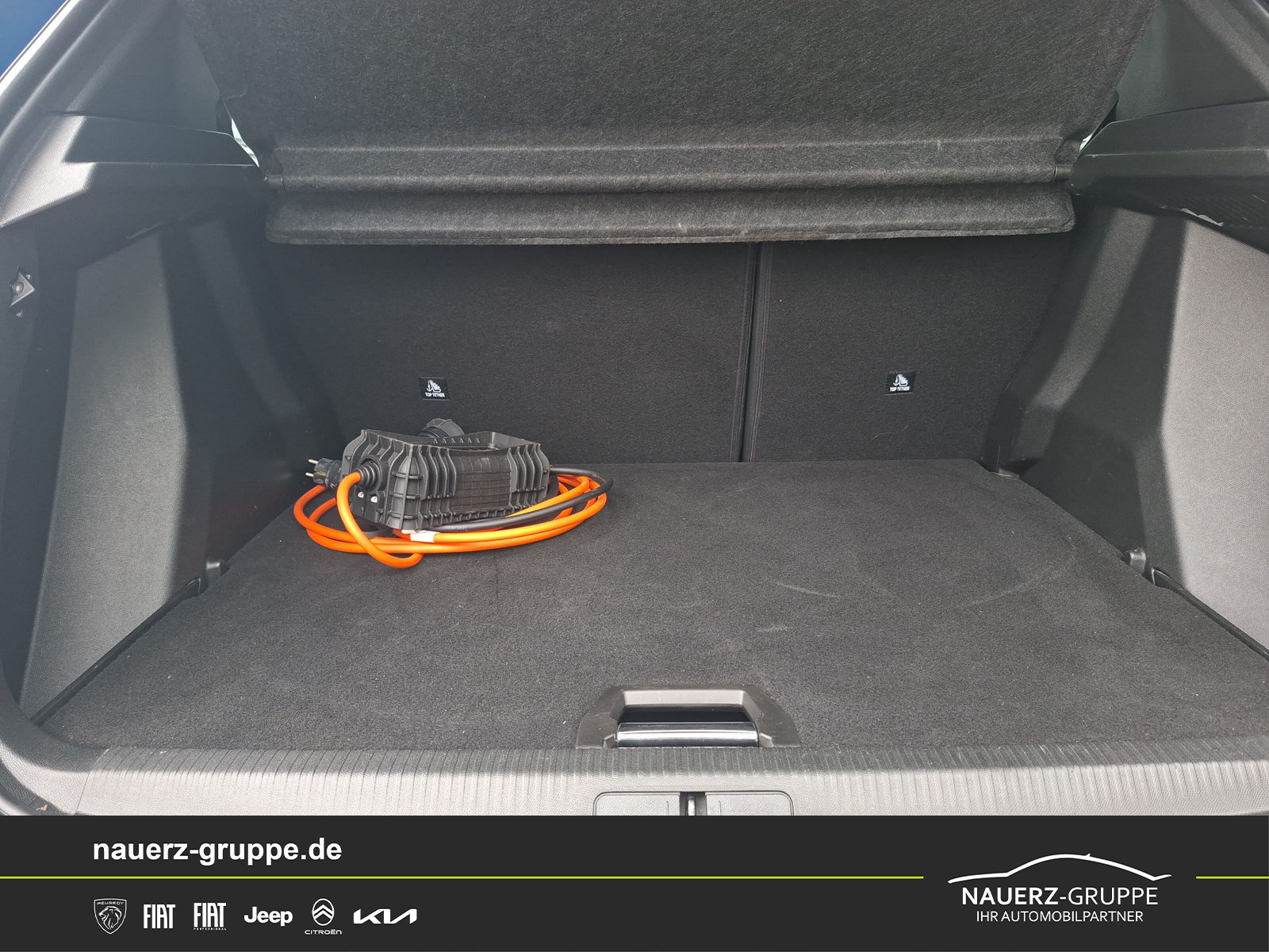 Fahrzeugabbildung Peugeot 2008 e- GT Pack 136