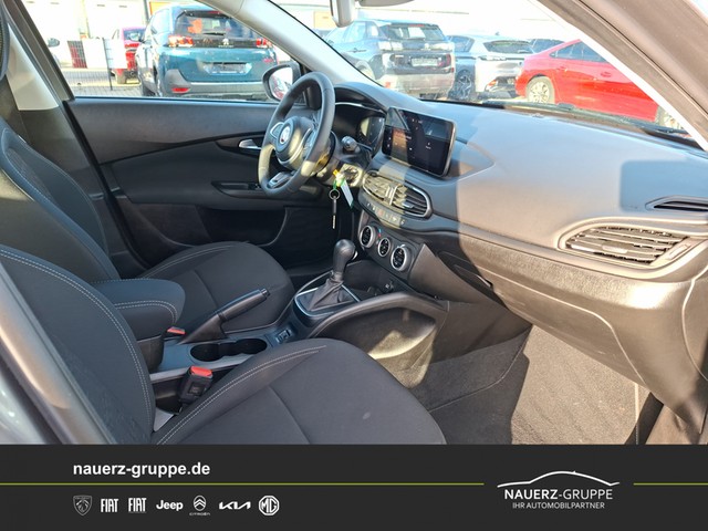 Fahrzeugabbildung Fiat Tipo Kombi Cross