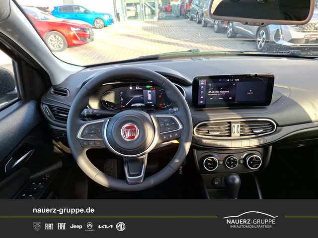Fahrzeugabbildung Fiat Tipo Kombi Cross