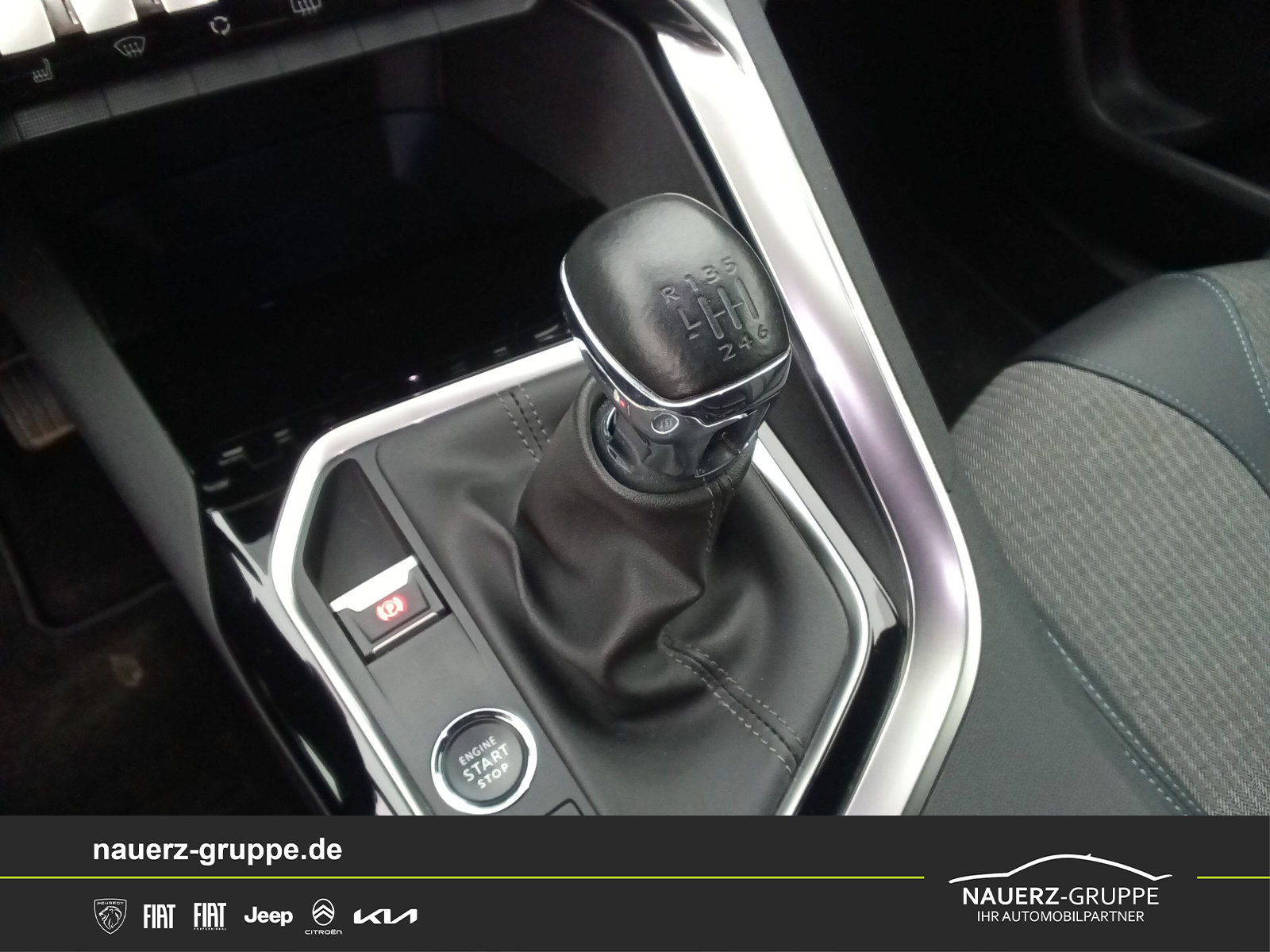 Fahrzeugabbildung Peugeot 3008 Allure Pack PureTech 130