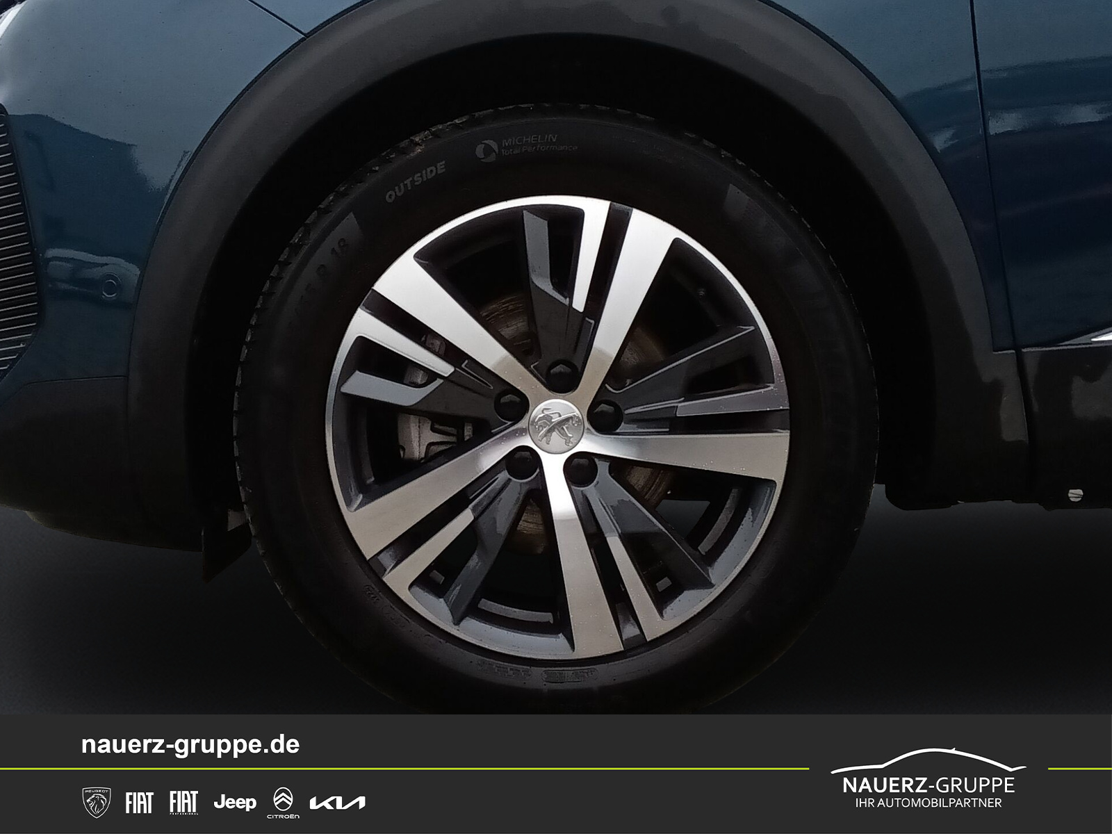 Fahrzeugabbildung Peugeot 3008 Allure Pack PureTech 130