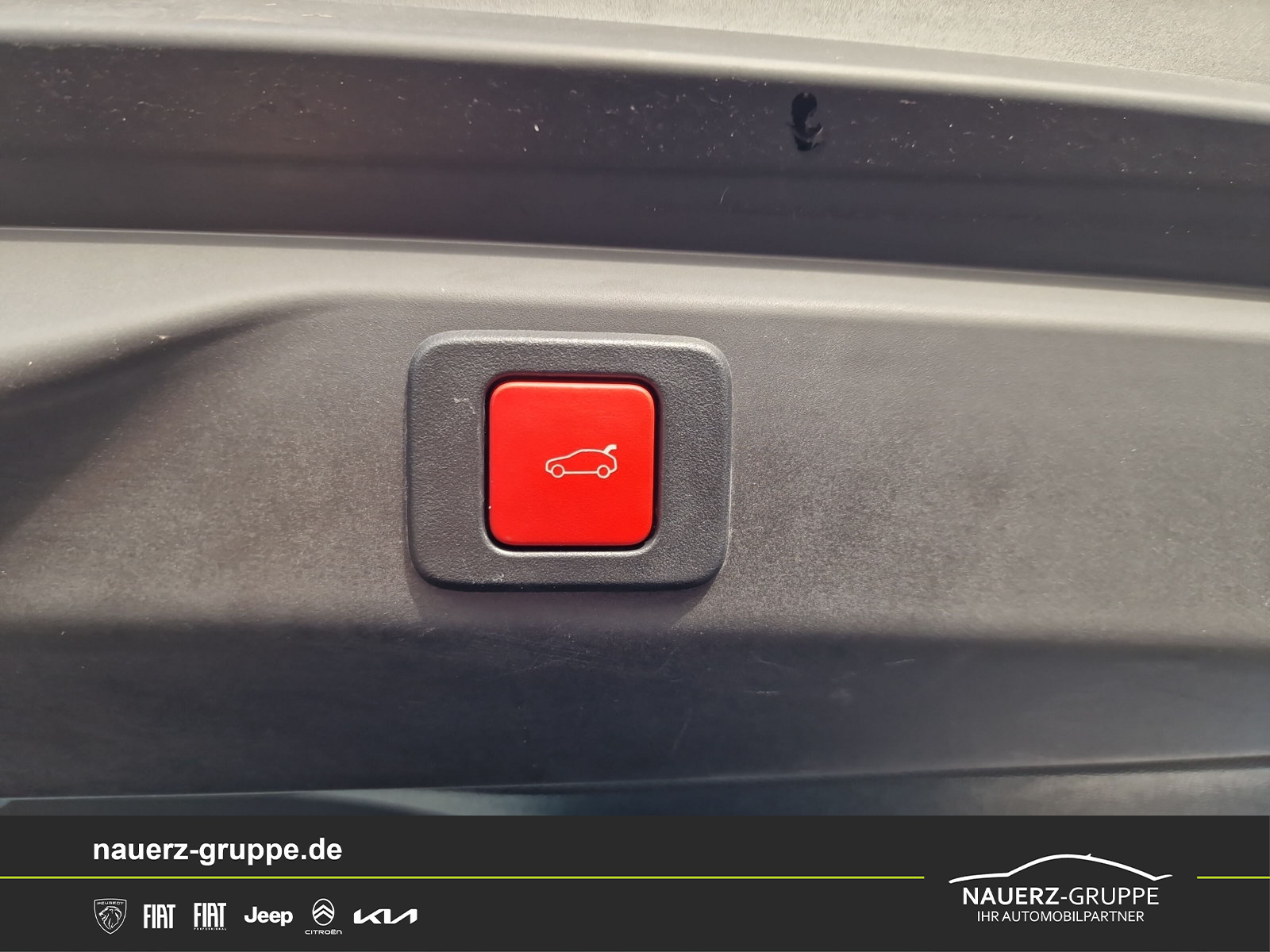 Fahrzeugabbildung Peugeot 3008 Hybrid 145 GT