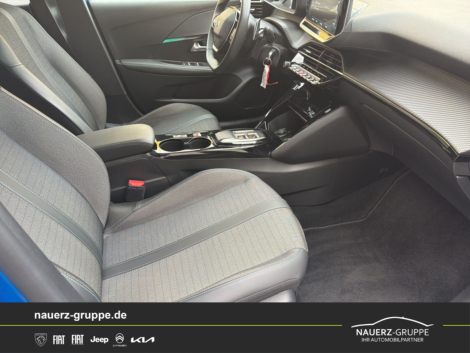 Fahrzeugabbildung Peugeot 208 1.2 PureTech 100 Allure Pack