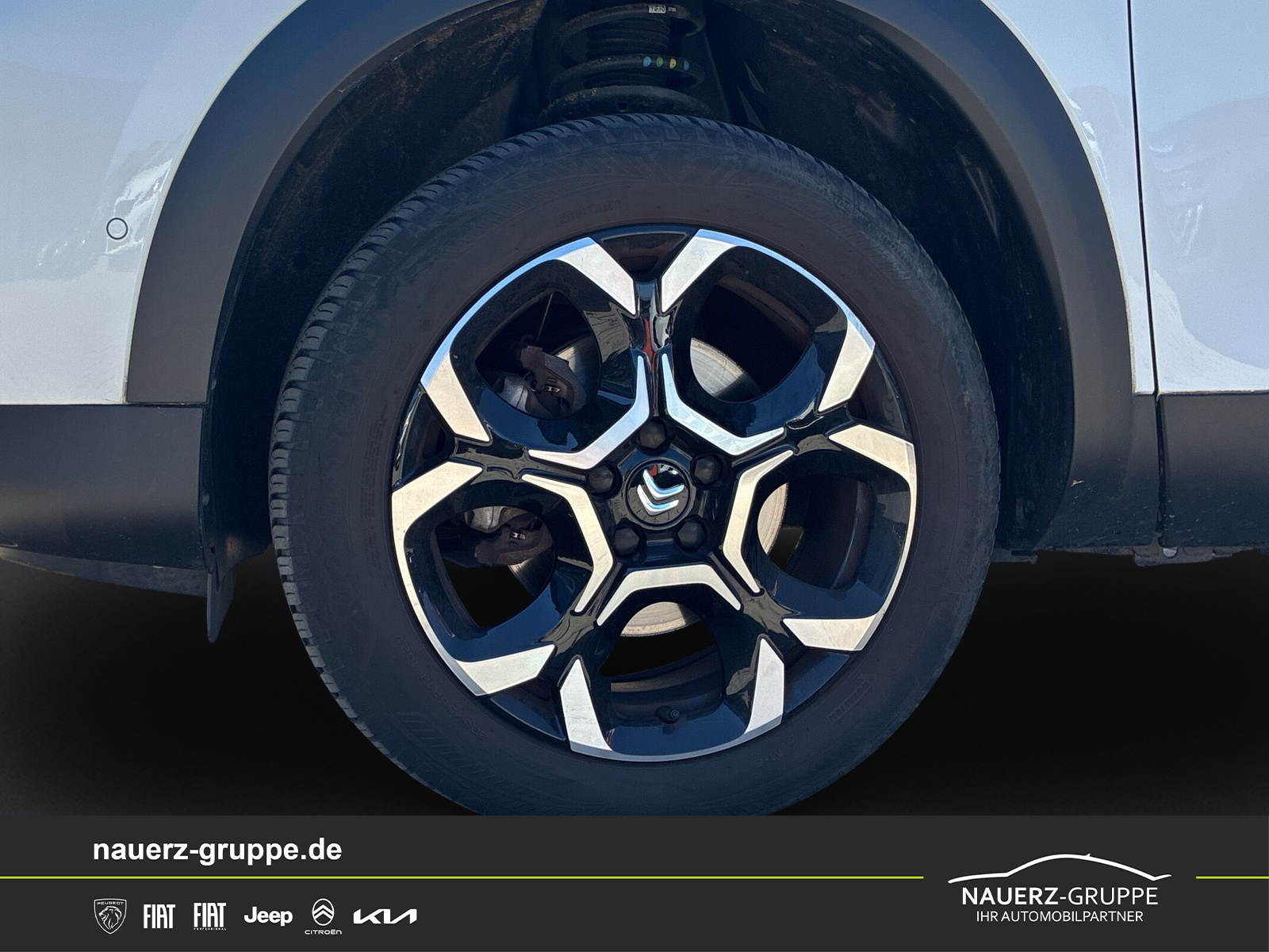 Fahrzeugabbildung Citroen C5 Aircross Shine 130 EAT8 - mit KI generiert/bearbeitet