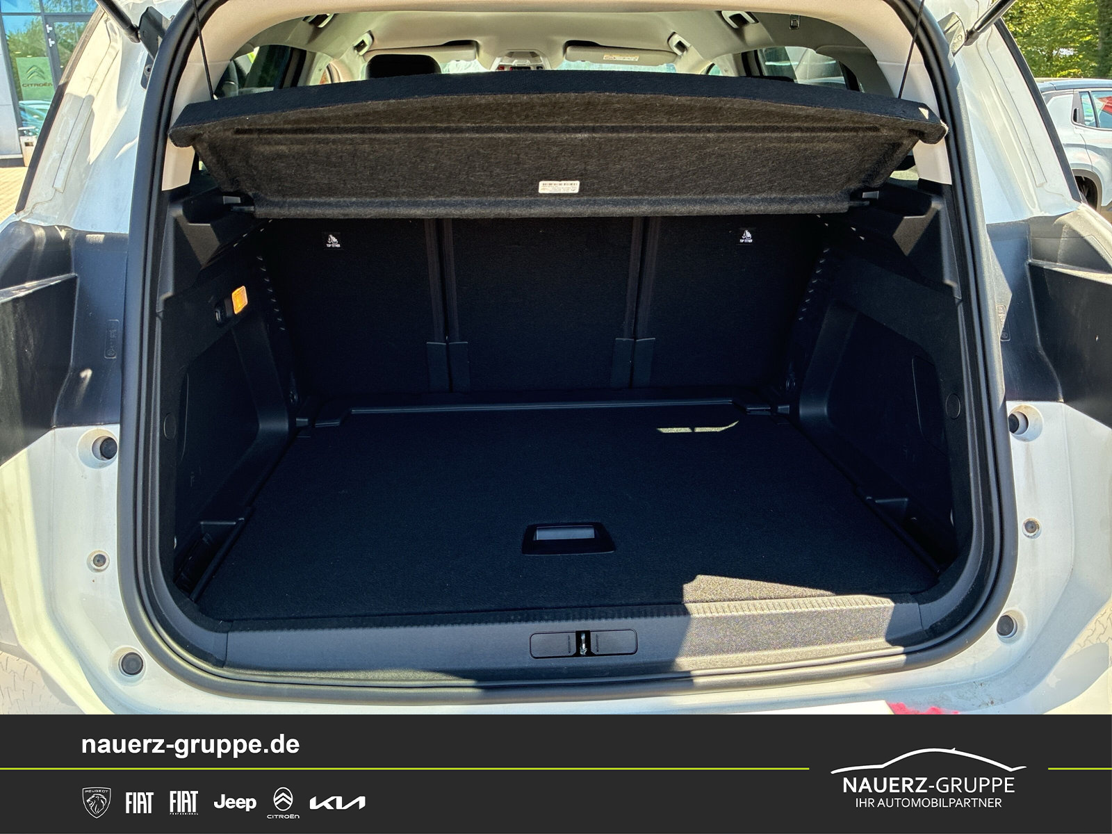 Fahrzeugabbildung Citroen C5 Aircross Shine 130 EAT8 - mit KI generiert/bearbeitet