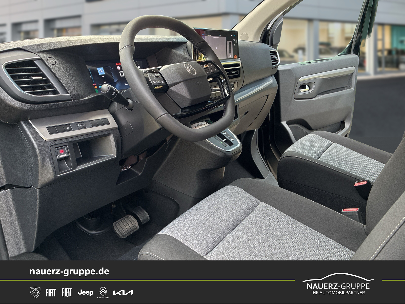 Fahrzeugabbildung Citroen Spacetourer Plus M 180 EAT8 Diesel - mit KI generiert/bearbeitet