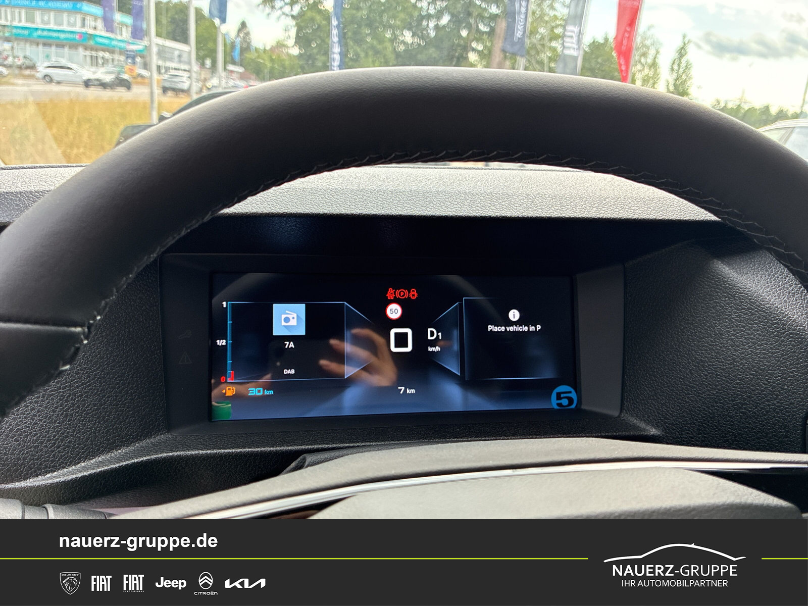 Fahrzeugabbildung Citroen Spacetourer Plus M 180 EAT8 Diesel - mit KI generiert/bearbeitet