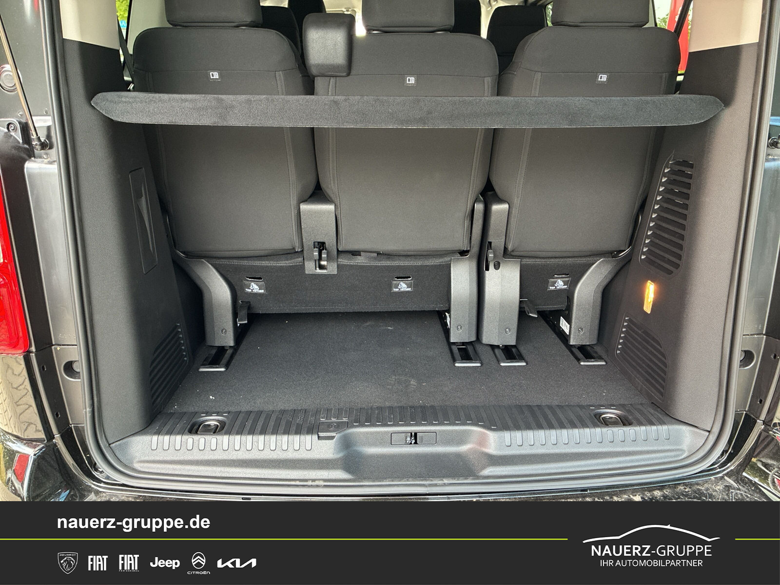 Fahrzeugabbildung Citroen Spacetourer Plus M 180 EAT8 Diesel - mit KI generiert/bearbeitet