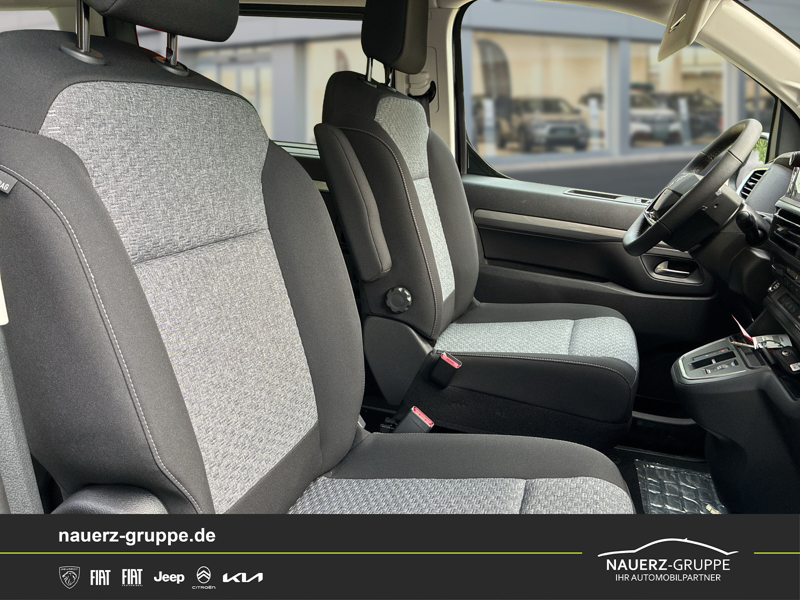 Fahrzeugabbildung Citroen Spacetourer Plus M 180 EAT8 Diesel - mit KI generiert/bearbeitet