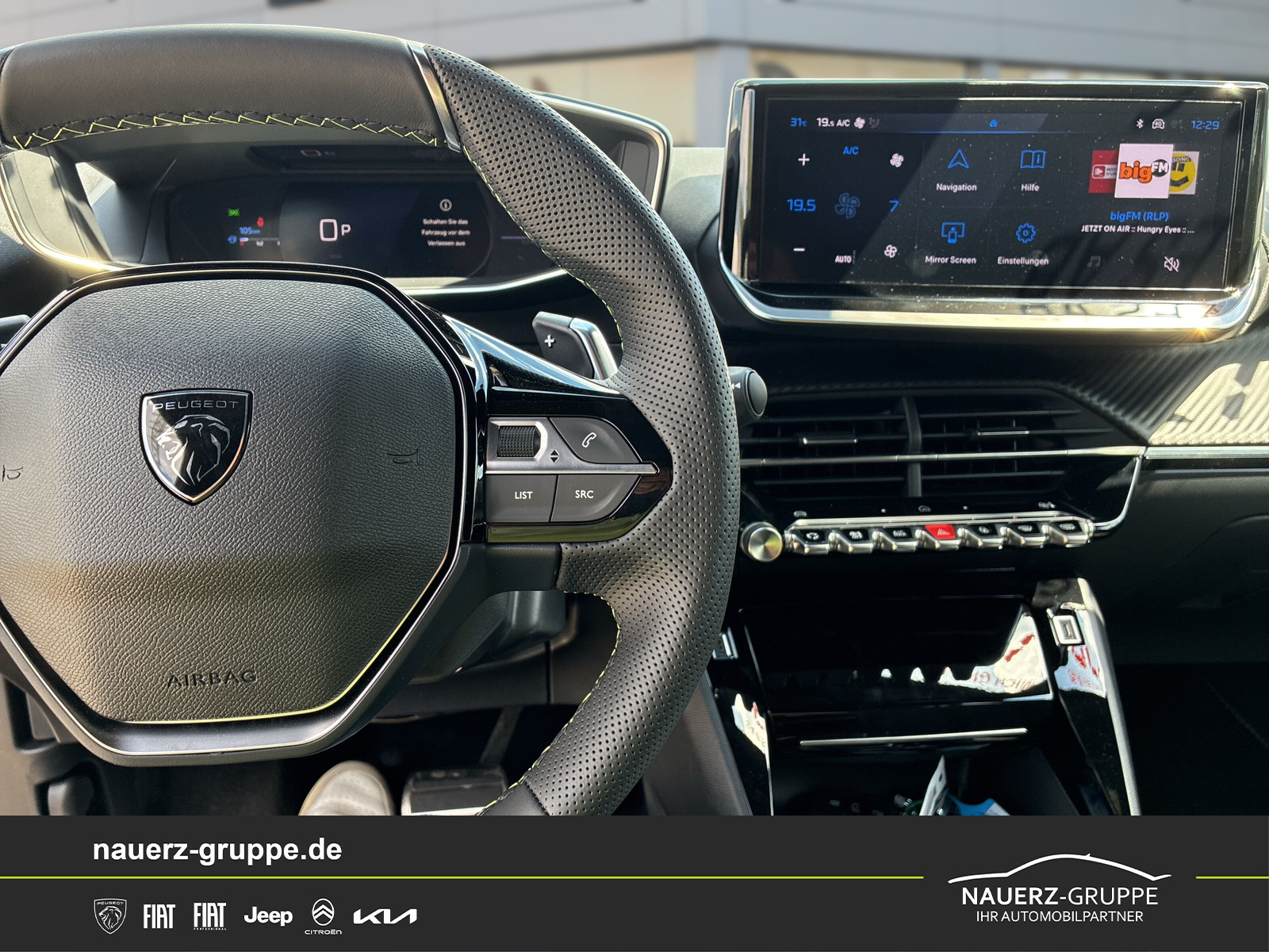 Fahrzeugabbildung Peugeot 2008 Hybrid 145 GT