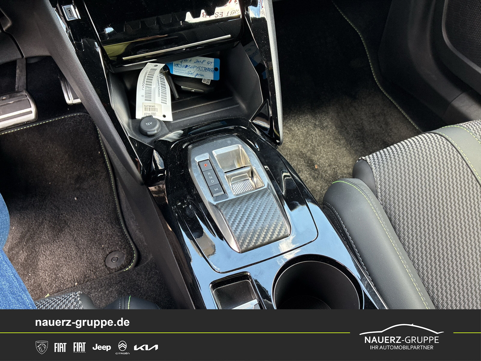 Fahrzeugabbildung Peugeot 2008 Hybrid 145 GT