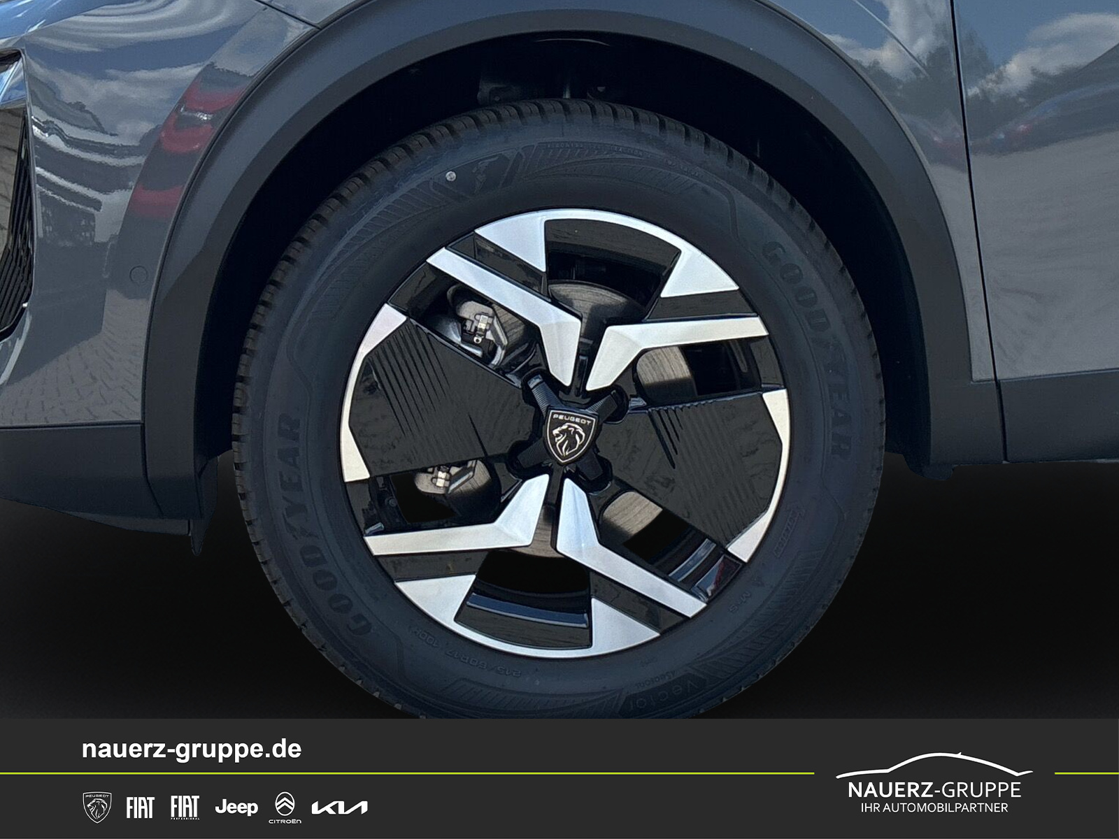 Fahrzeugabbildung Peugeot 2008 Hybrid 145 GT