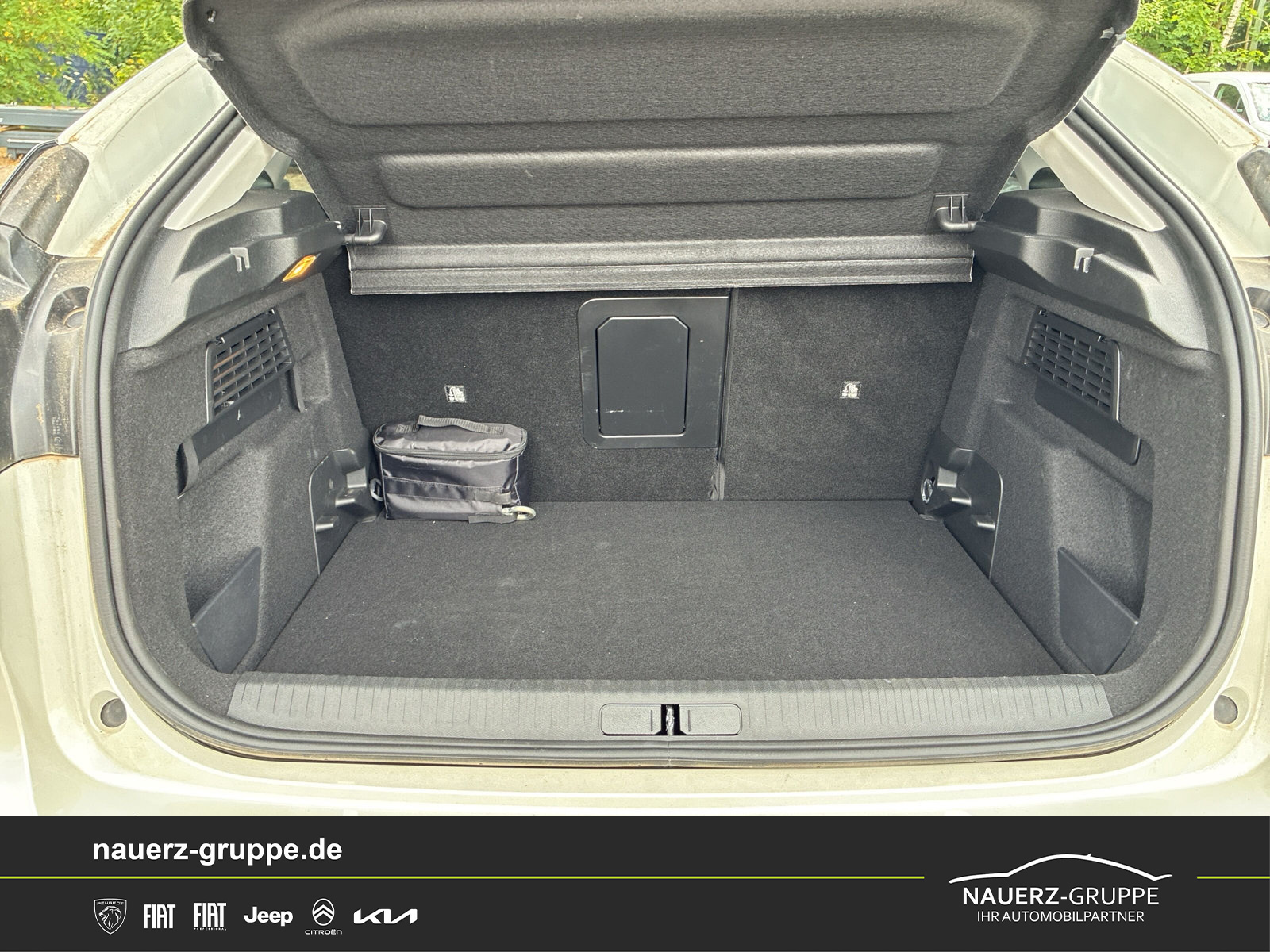 Fahrzeugabbildung Citroen C4 Max 130 NAVI SHZ Leder