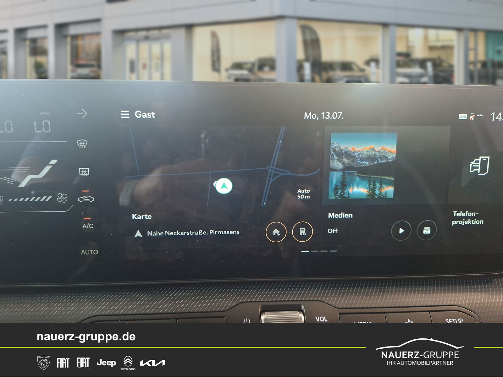 Fahrzeugabbildung Kia K4 Sportswagon 1.6 T-GDI 132 kW GT-Line - mit KI generiert/bearbeitet