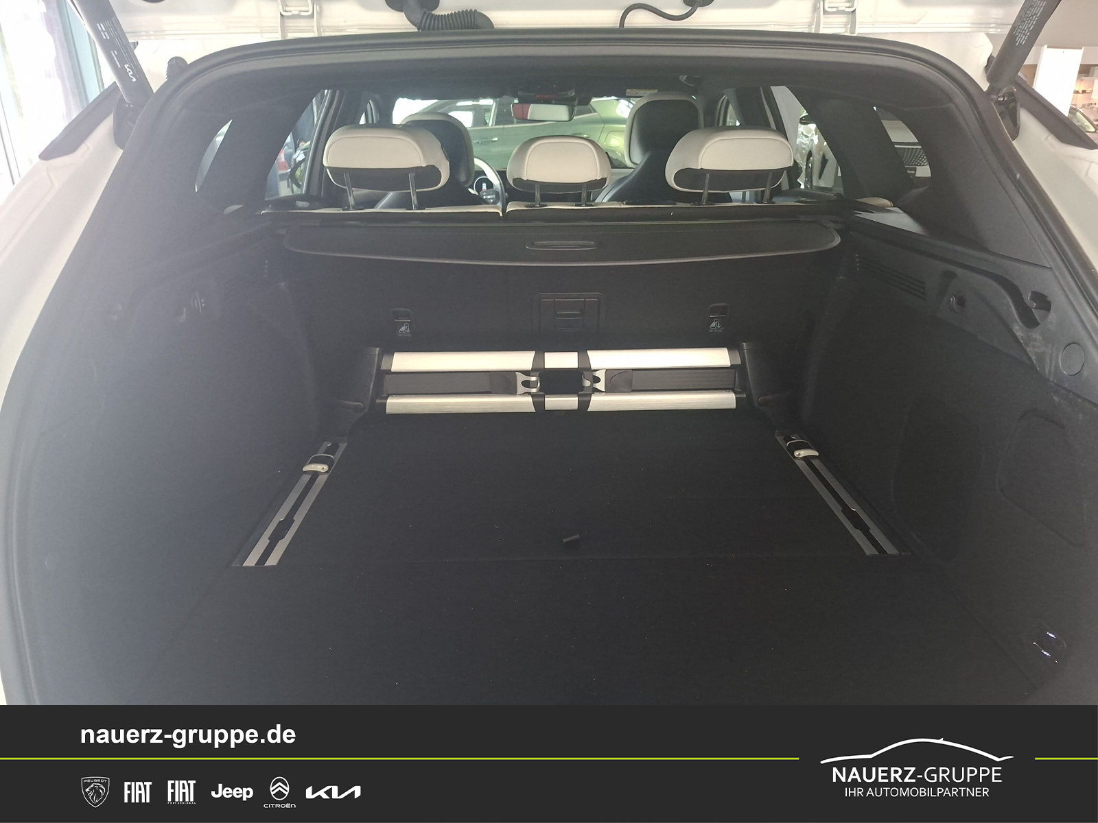 Fahrzeugabbildung Kia K4 Sportswagon 1.6 T-GDI 132 kW GT-Line - mit KI generiert/bearbeitet