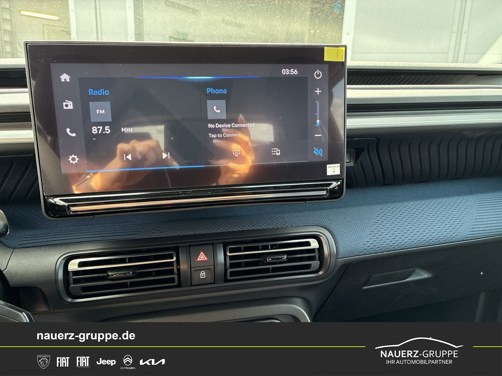 Fahrzeugabbildung Citroen C3 Hybrid 110 COLLECTION - mit KI generiert/bearbeitet
