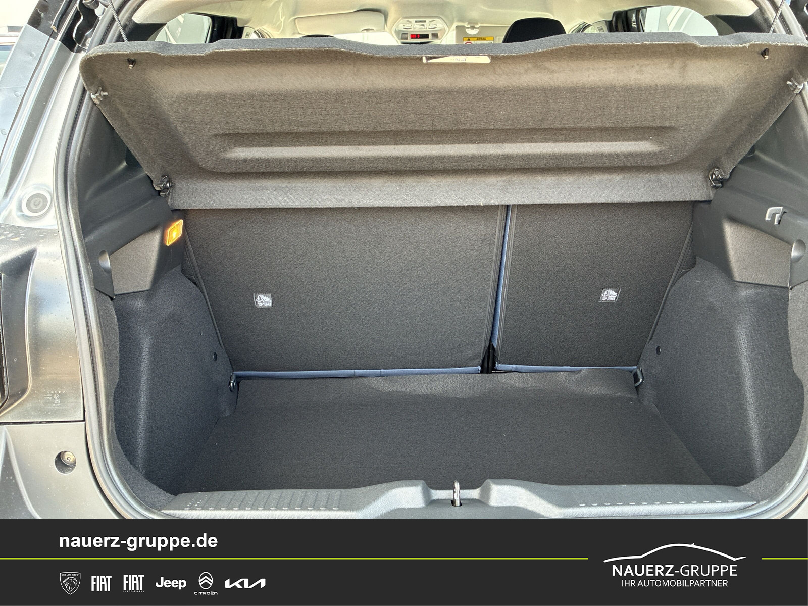 Fahrzeugabbildung Citroen C3 Hybrid 110 COLLECTION - mit KI generiert/bearbeitet