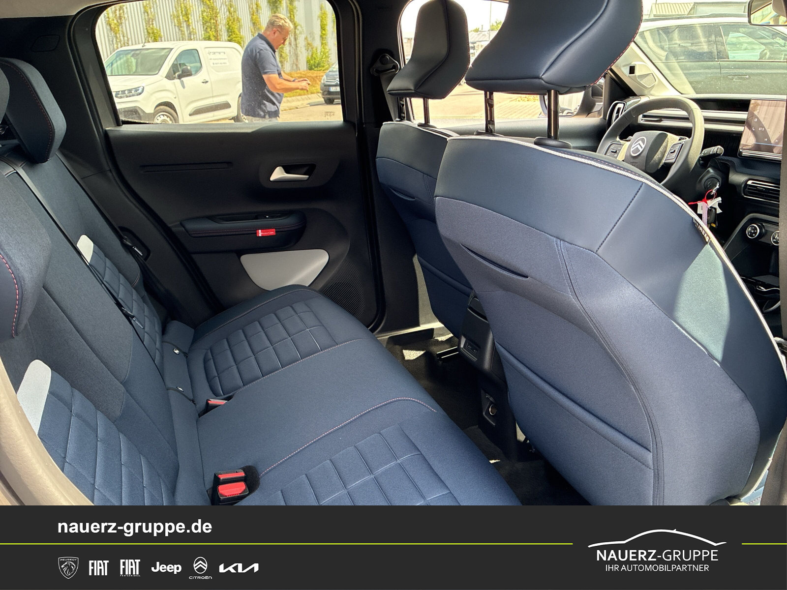 Fahrzeugabbildung Citroen C3 Hybrid 110 COLLECTION - mit KI generiert/bearbeitet