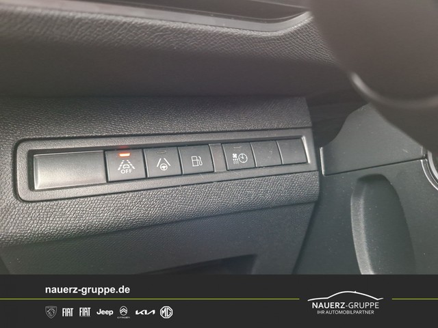Fahrzeugabbildung Peugeot 3008 Hybrid 225 GT