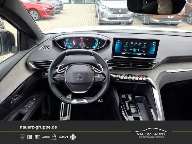 Fahrzeugabbildung Peugeot 3008 Hybrid 225 GT